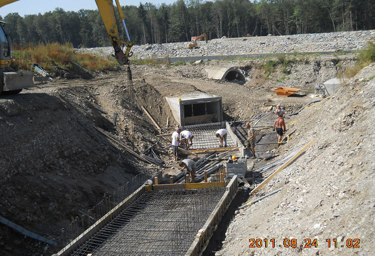 Vorschaubild für BA70 HSEK Zentraler Speicherkanal Speicherkanal - ARA Gössendorf - HortgasseKaskadenwehre / maschinentechnische Ausrüstung